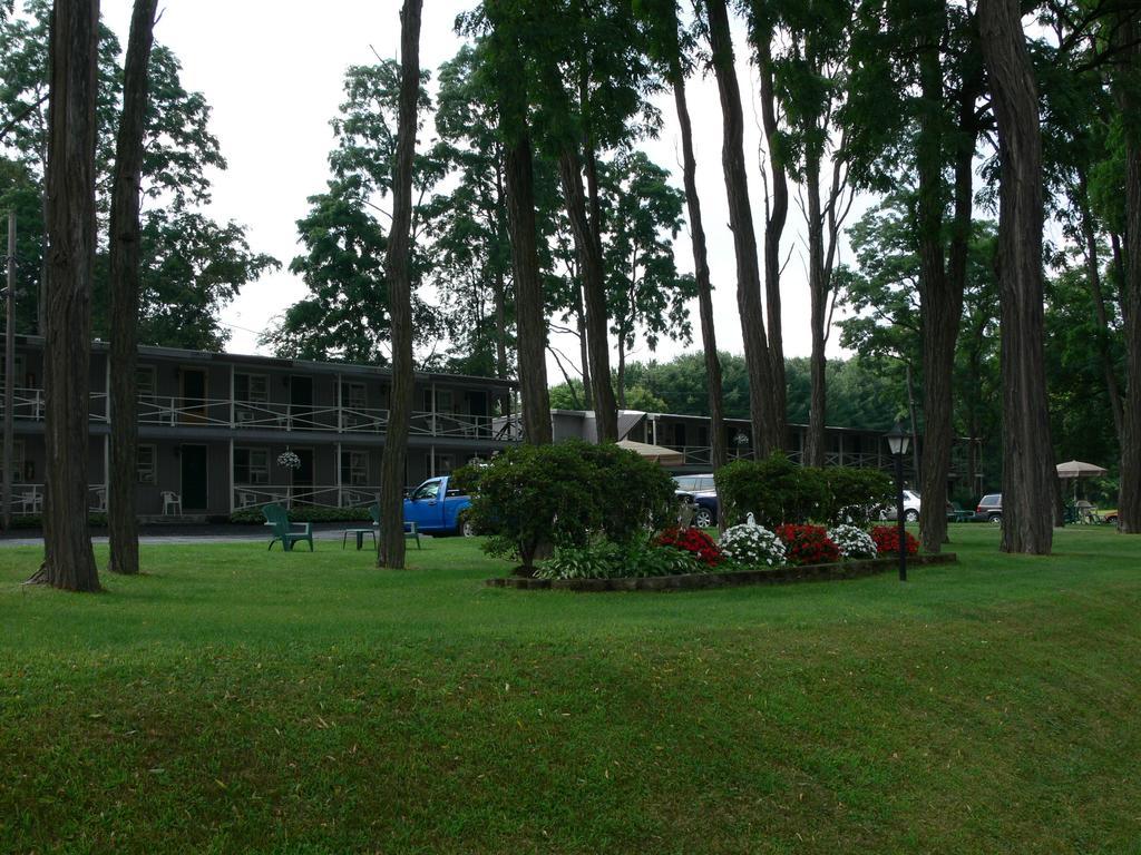 Locust Grove Motel Ballston Spa Exterior photo