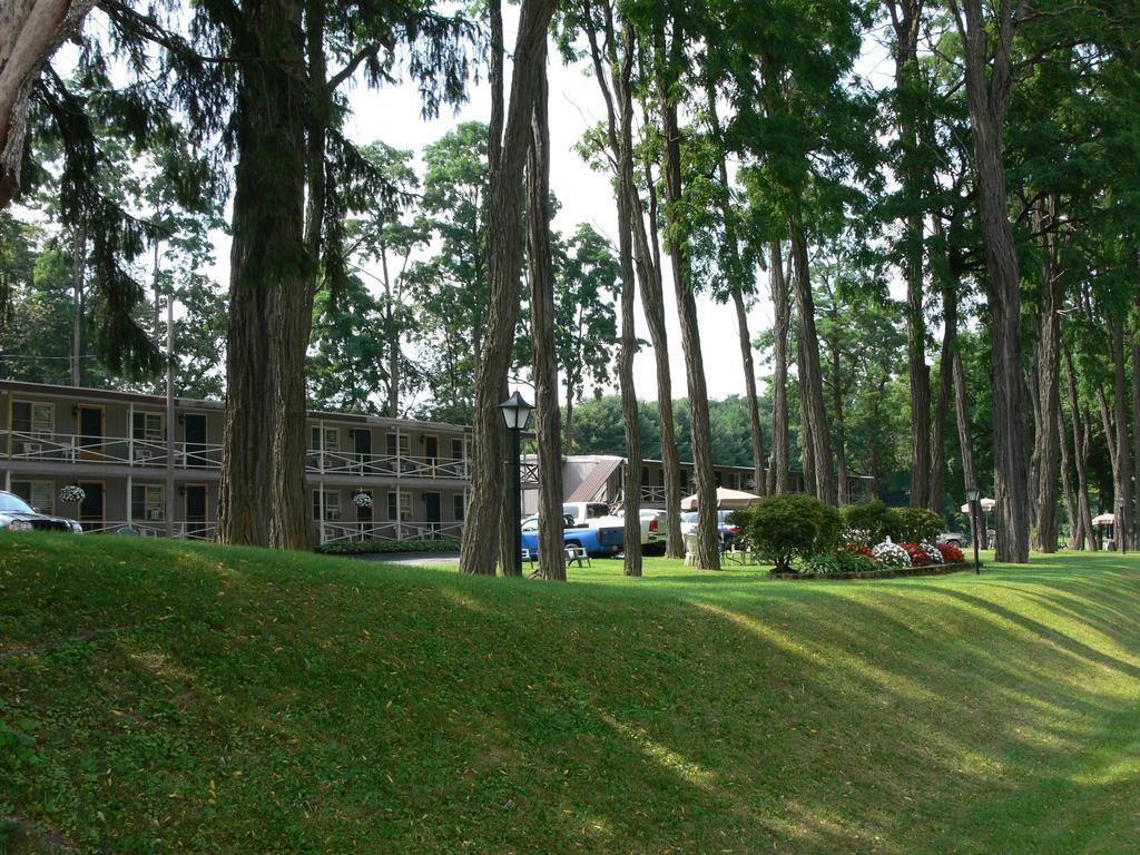 Locust Grove Motel Ballston Spa Exterior photo
