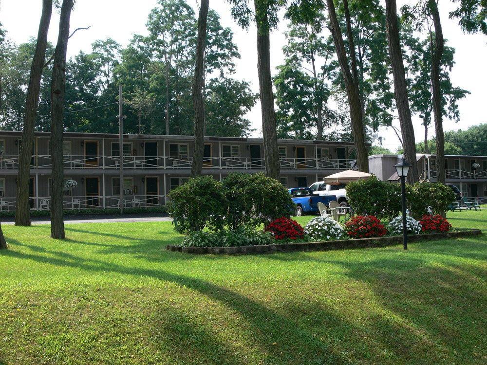 Locust Grove Motel Ballston Spa Exterior photo